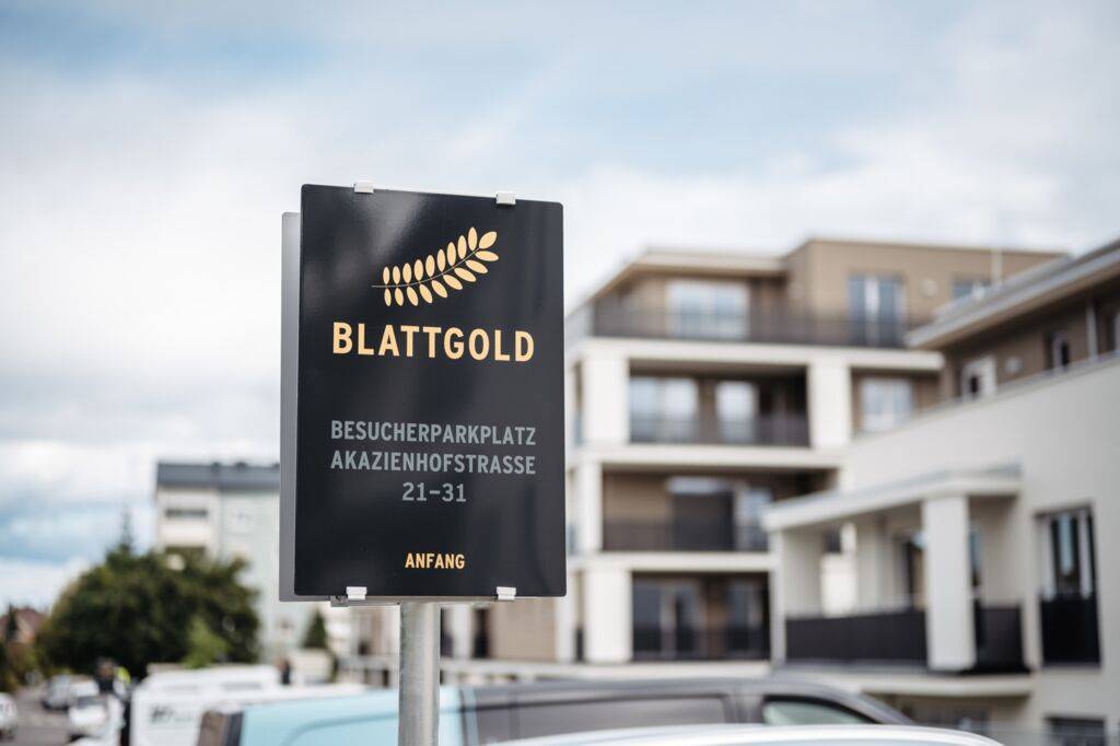 BLATTGOLD - 2-Zimmer Wohnung mit Südbalkon und Tiefgaragenstellplatz. Verfügbar ab 01.02.2025.